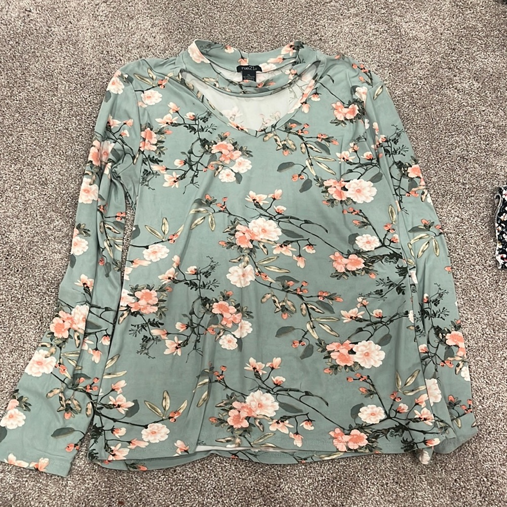 XL long sleeve women’s top